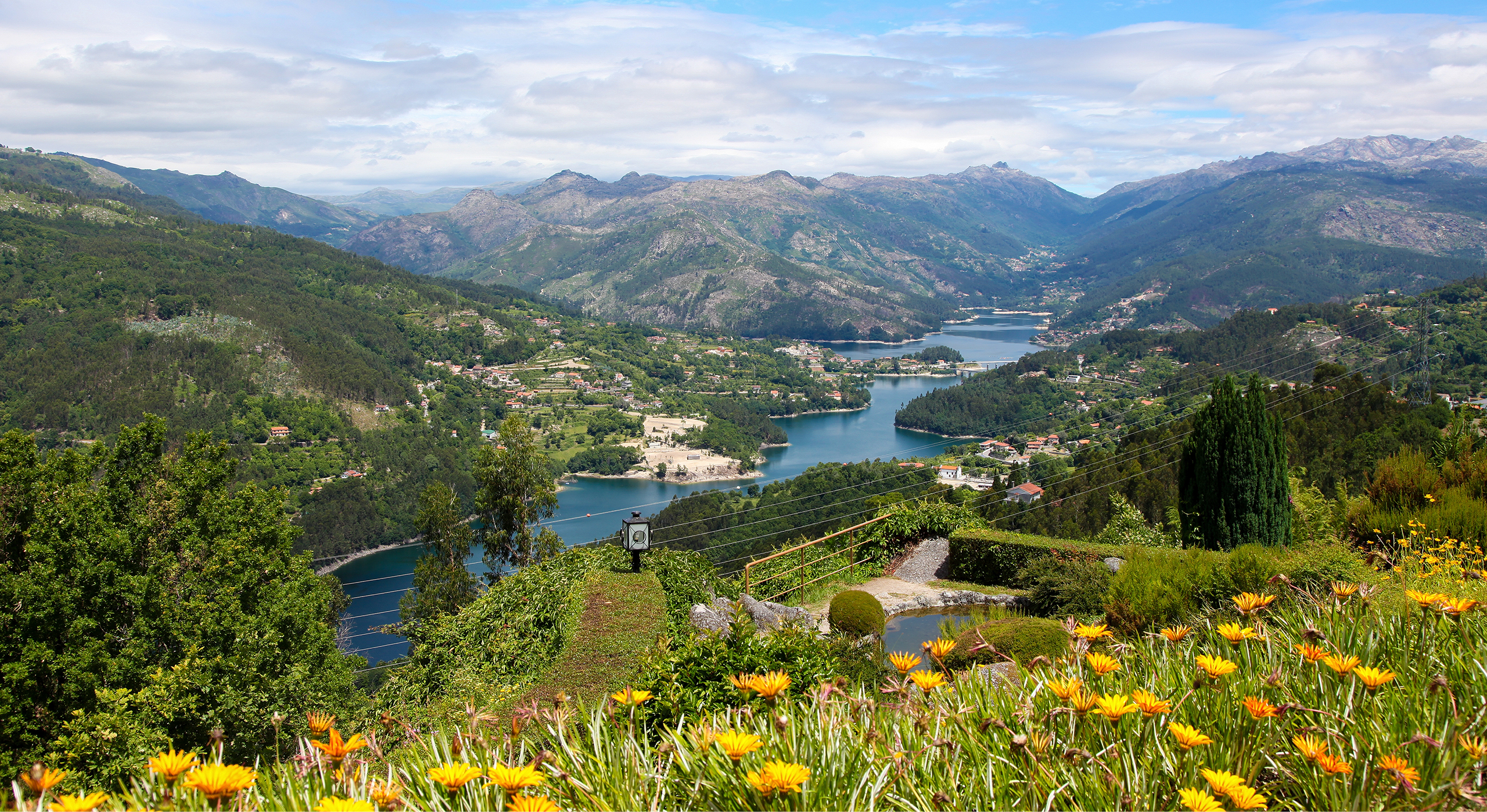 Paisagem montanhosa do norte de Portugal